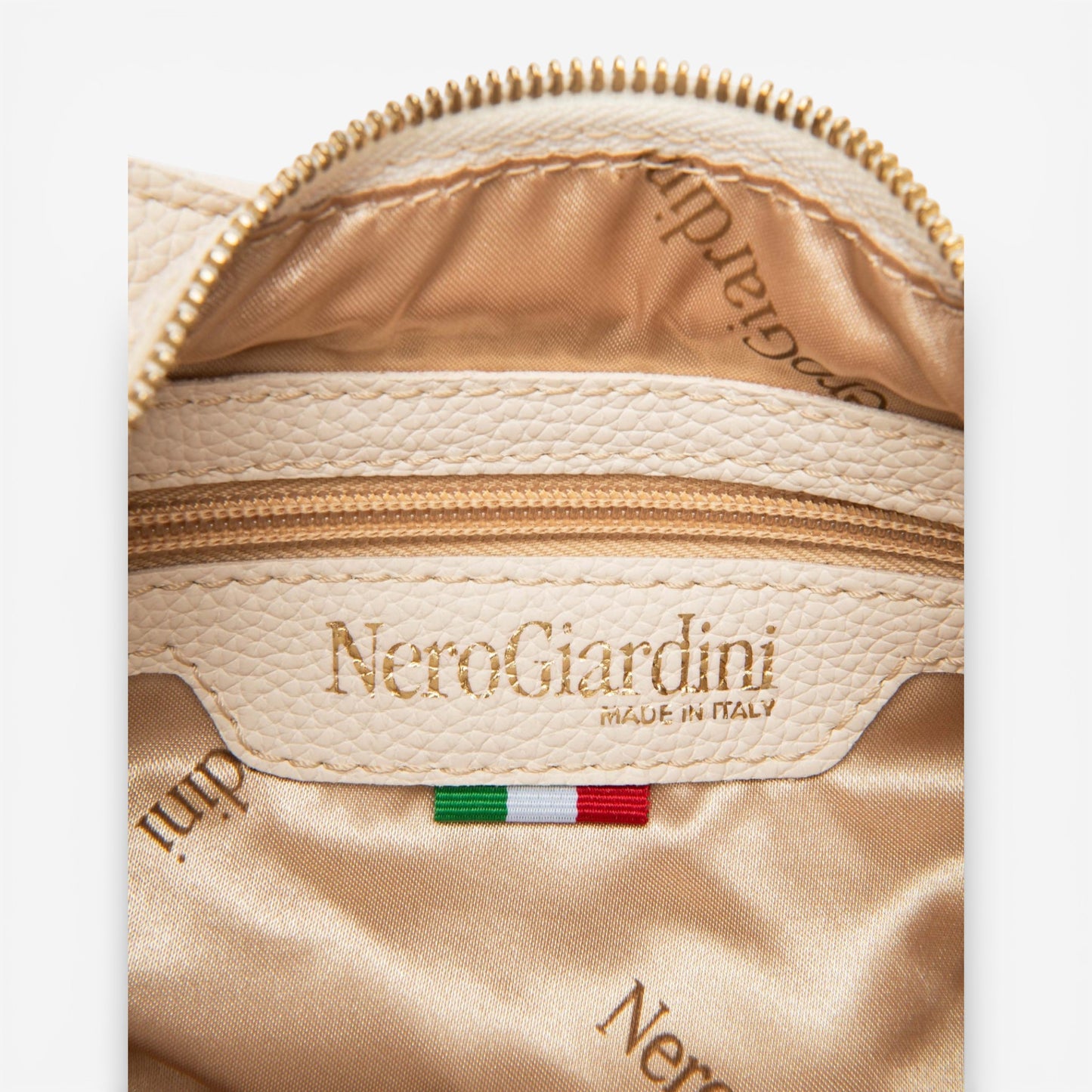 Nero Giardini | Borsa T.Gorgona con dettagli logati