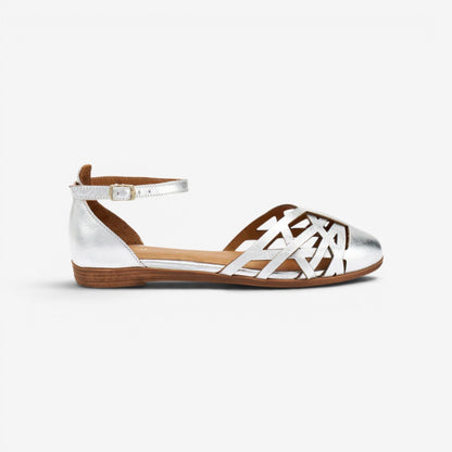 Frau | Ballerine in pelle laminata e traforata