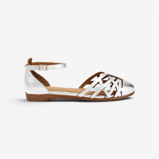 Frau | Ballerine in pelle laminata e traforata