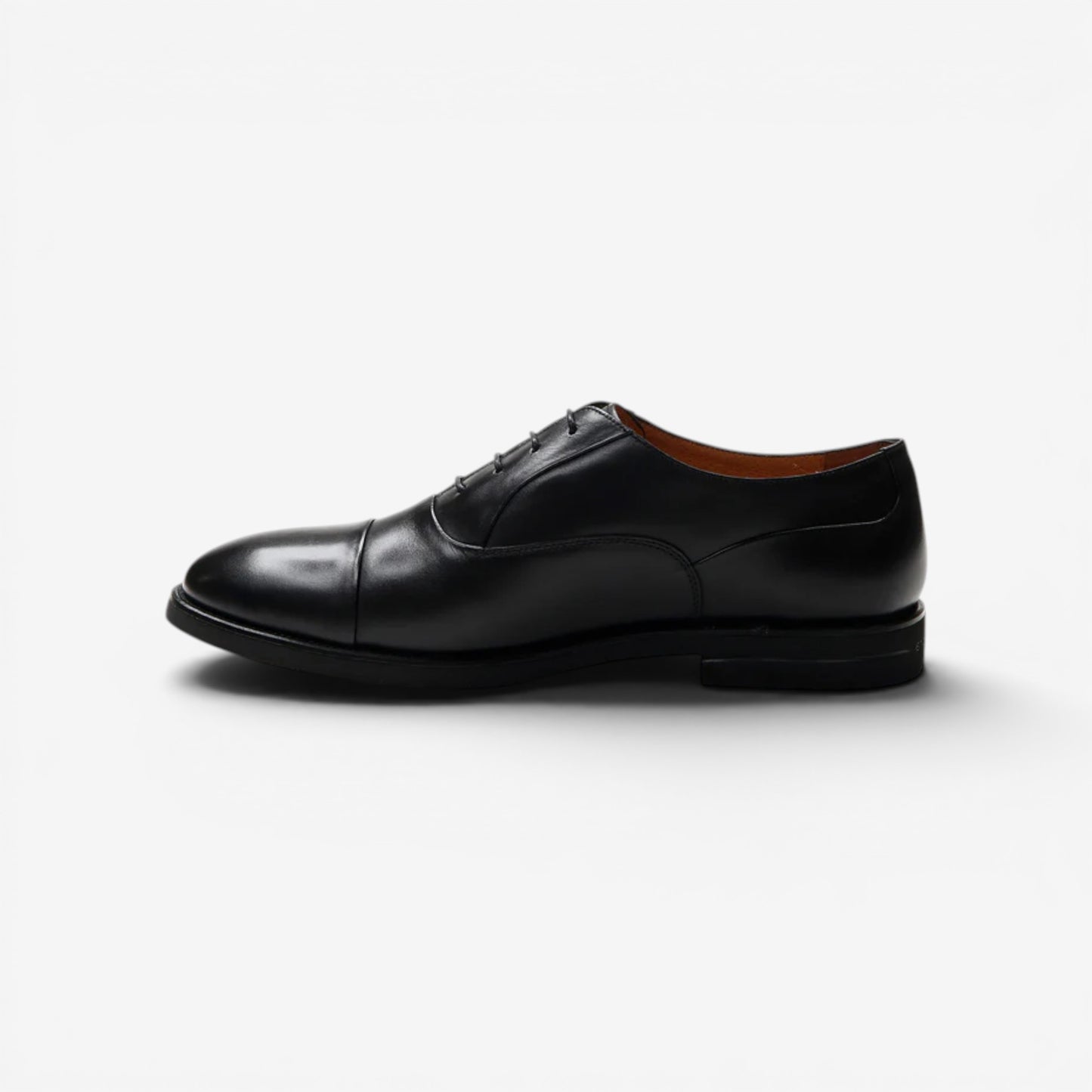 Stonefly | Stringata Calvin 8 in pelle con puntale