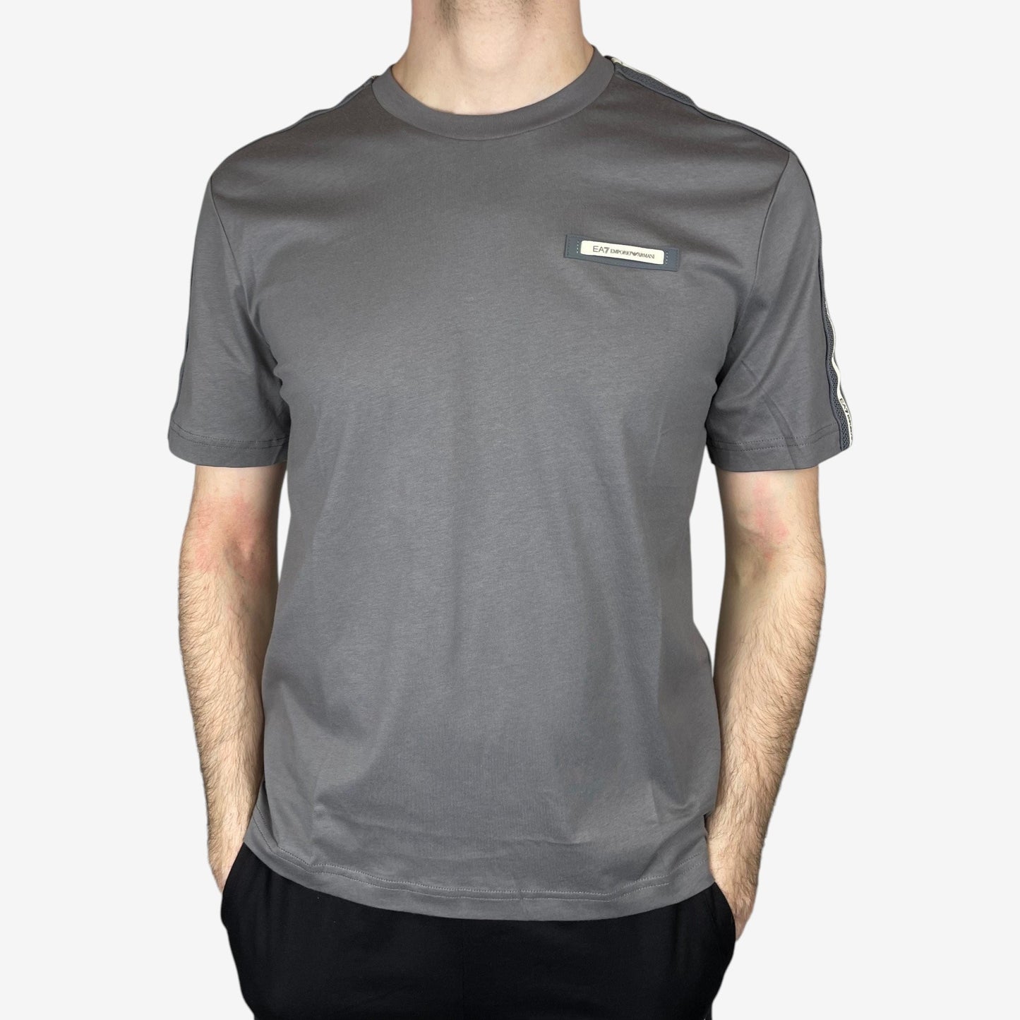 EA7 | T-shirt con patch gommato sul petto e banda laterale