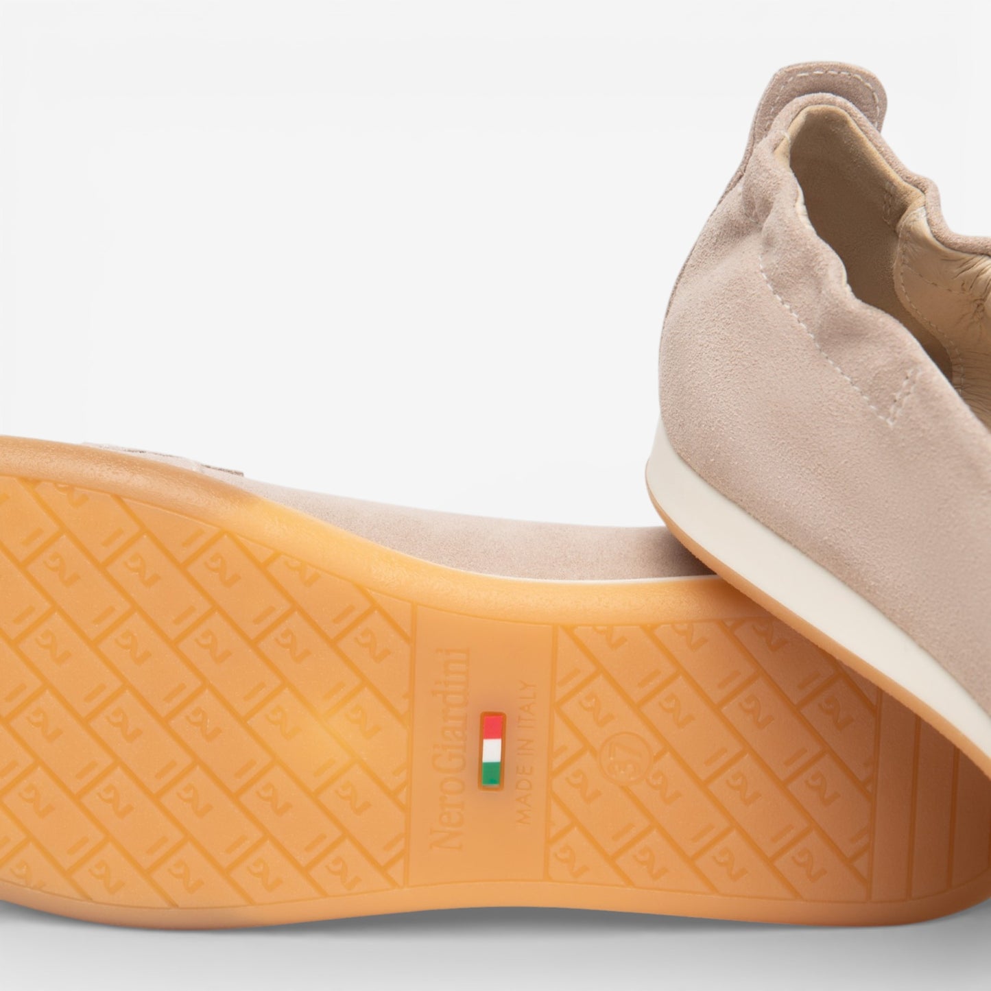 Nero Giardini | Mocassino college in pelle scamosciata  con elastico posteriore