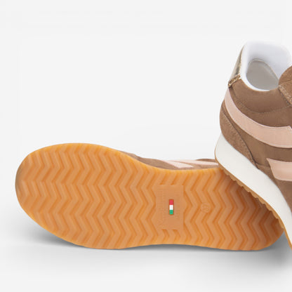 Nero Giardini | Sneakers scamosciata con suola color miele