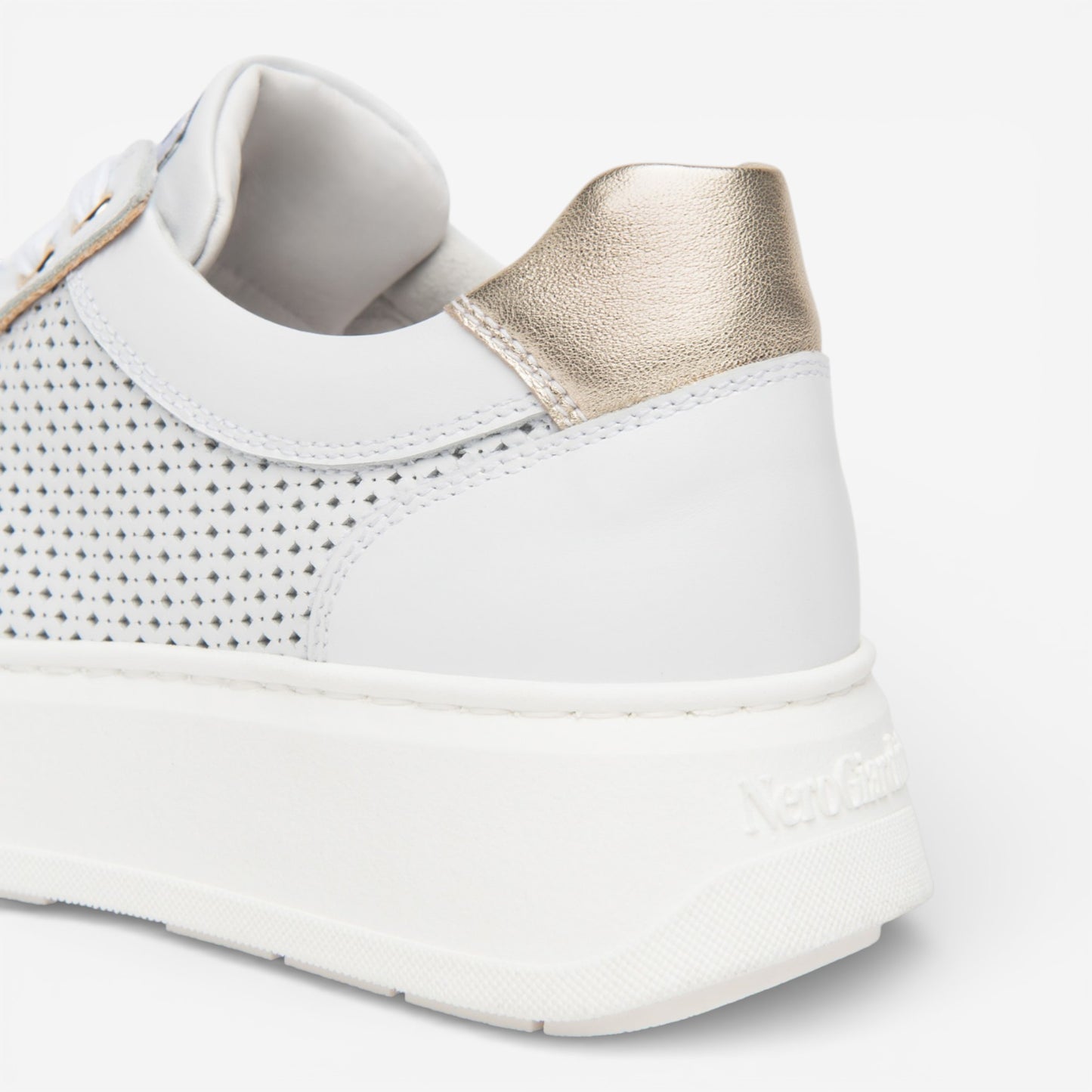Nero Giardini | Sneakers in pelle traforata