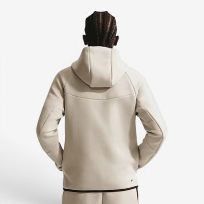 Nike | Felpa Tech con Cappuccio