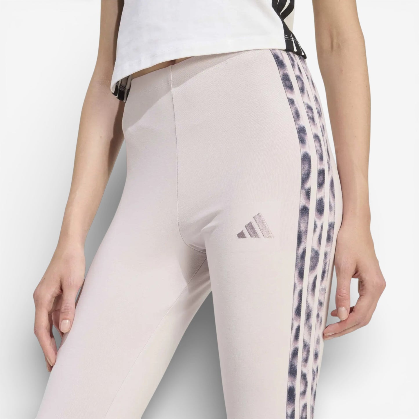 Adidas | Leggings con banda laterale KC3883